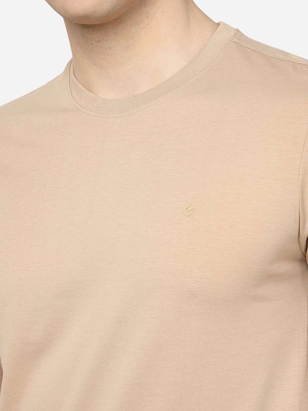 Beige Solid Slim Fit T-Shirt | pehervi