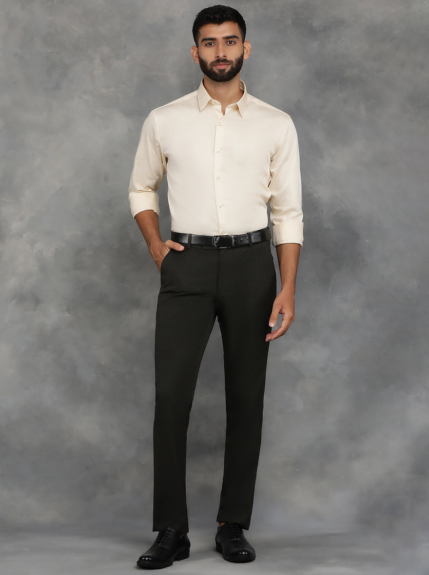 Cream Solid Slim Fit Casual Shirt | pehervi