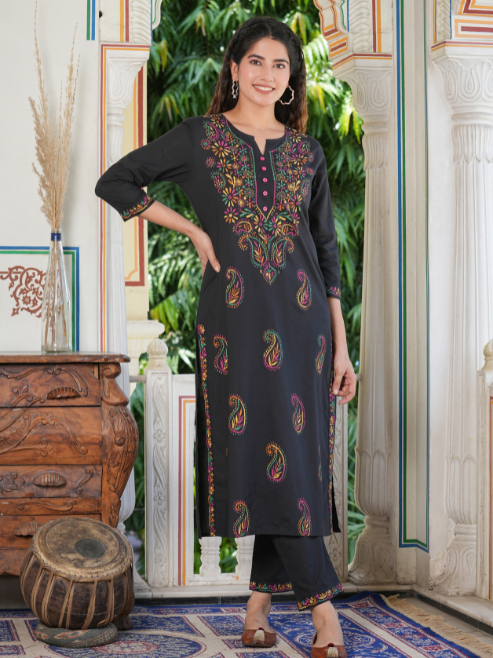 Fashion Plus Store Women's Black Plus Size Cotton Chicken Embroidery Printed Straight Kurta Set (Black)