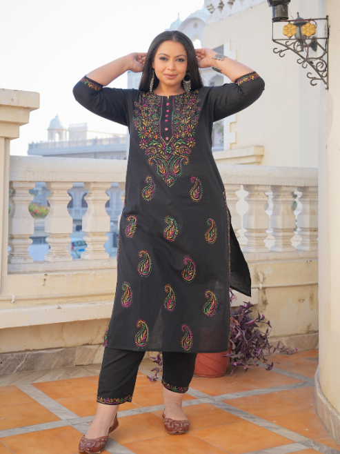 Fashion Plus Store Women's Black Plus Size Cotton Chicken Embroidery Printed Straight Kurta Set (Black)