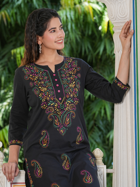 Fashion Plus Store Women's Black Plus Size Cotton Chicken Embroidery Printed Straight Kurta Set (Black)