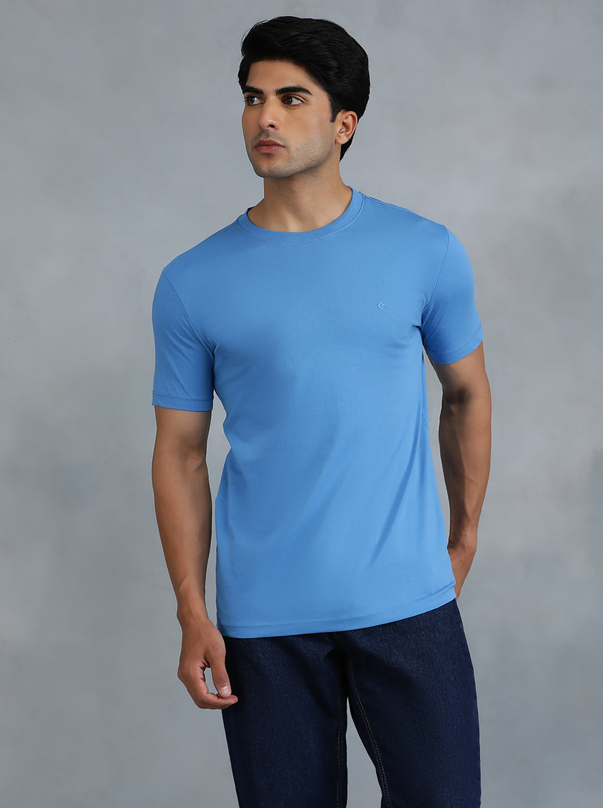 Blue Solid Slim Fit T-Shirt | pehervi