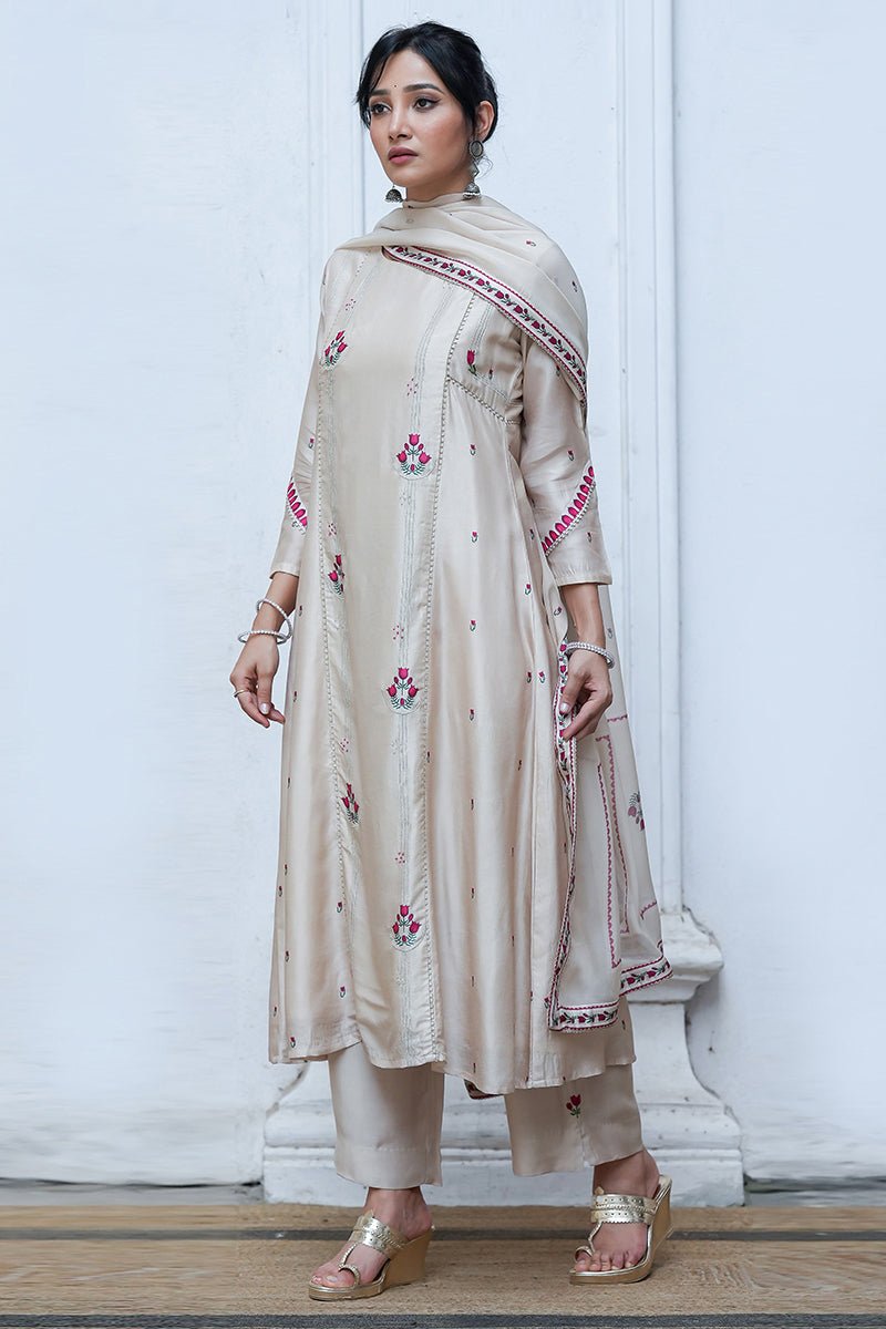 Cream Raw Silk Salwar Suit With Organza Dupatta